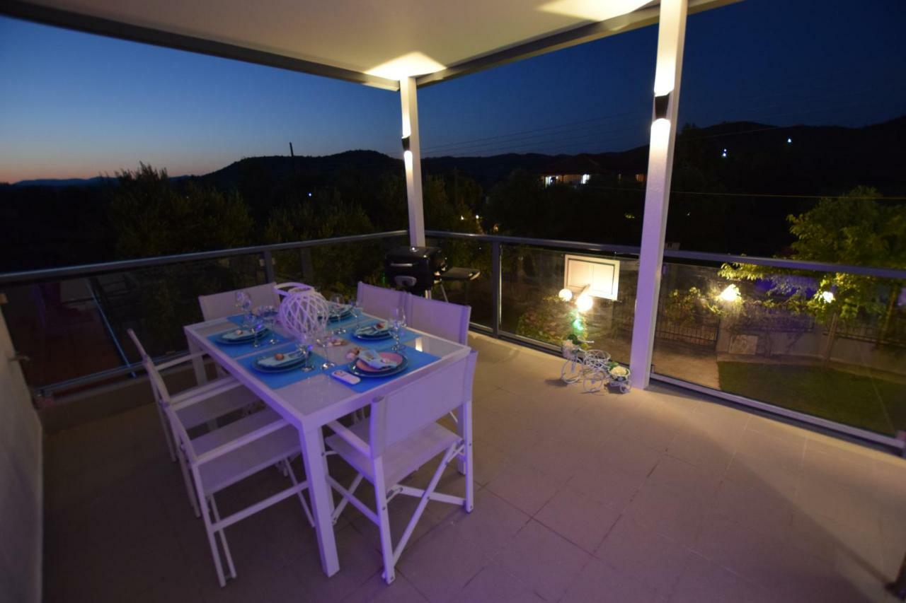 V Luxury Suites Toroni 3 Exterior foto